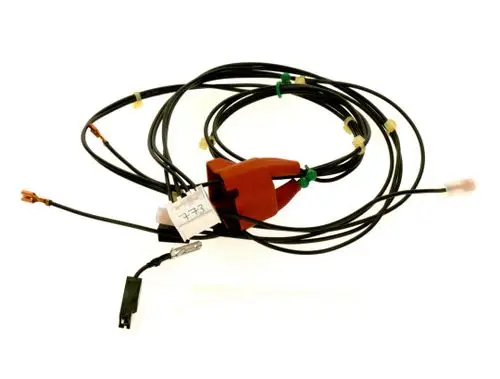 Kabel mit mehreren Leitungen und Steckverbindungen, vermutlich für Bosch-Produkte, mit einer orangefarbenen und grünen Arretierung im mittleren Bereich.